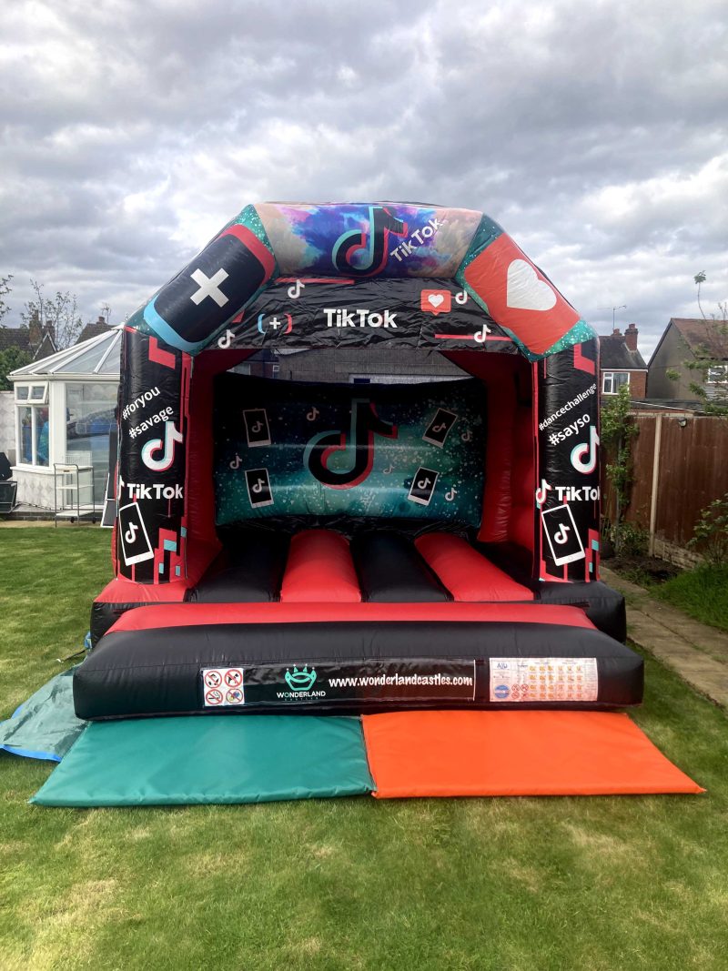 12ft x 12ft Children’s TikTok Star Bouncy Castle